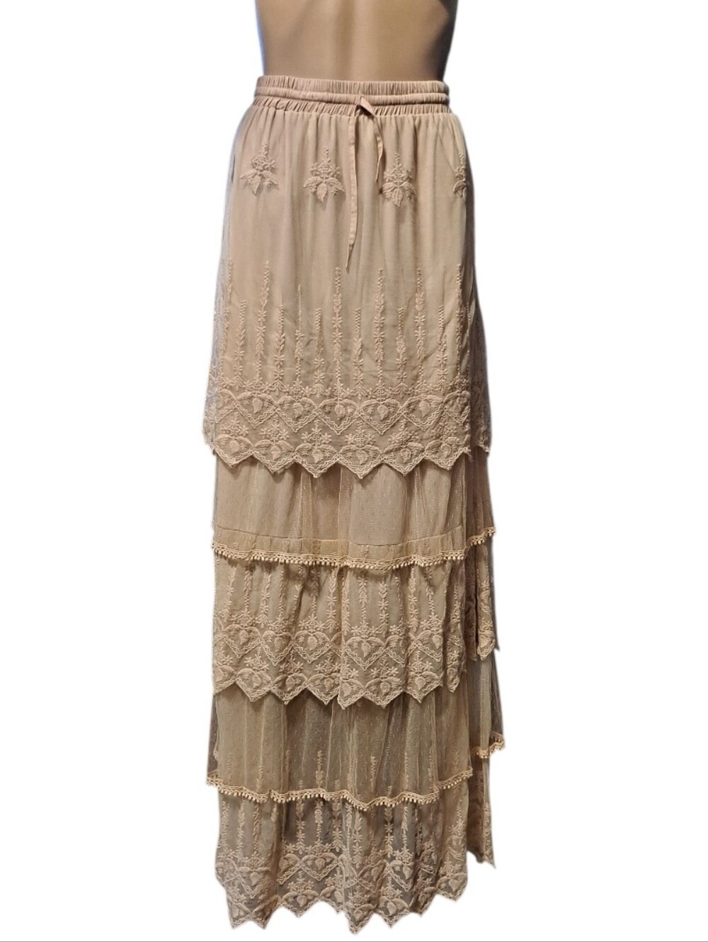 Soieblu Cream Boho Tiered Floral Pattern Lace Maxi Skirt